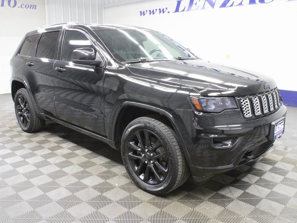 Vehicle image 4 of 63