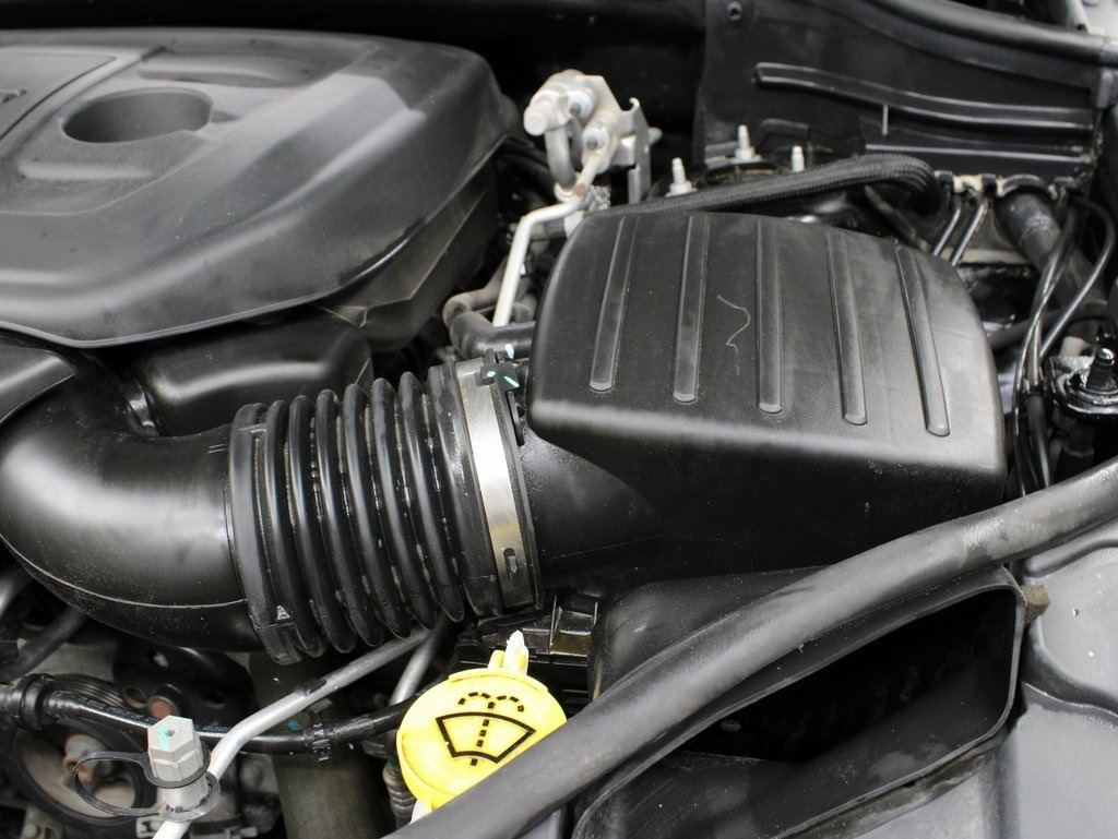Vehicle image 27 of 63
