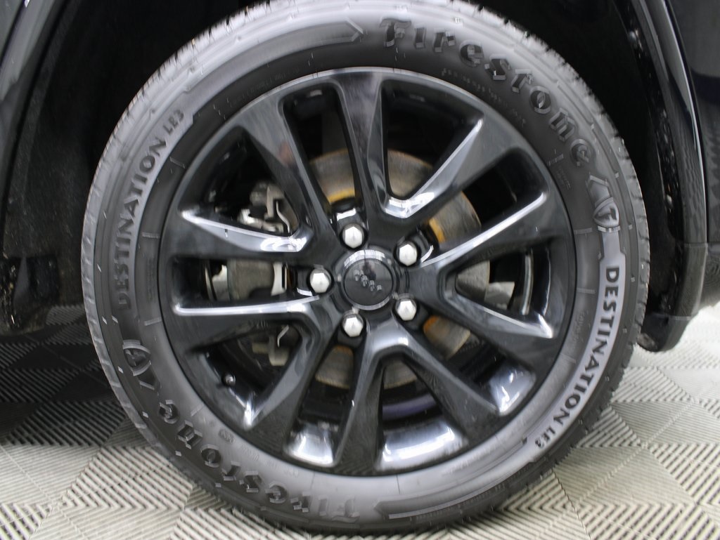 Vehicle image 11 of 63