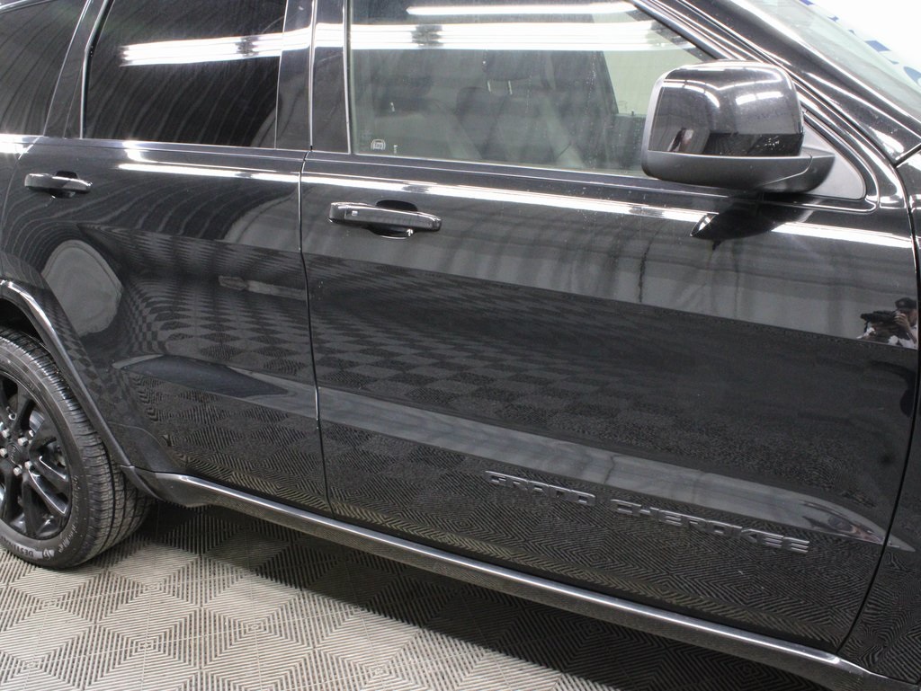 Vehicle image 33 of 63
