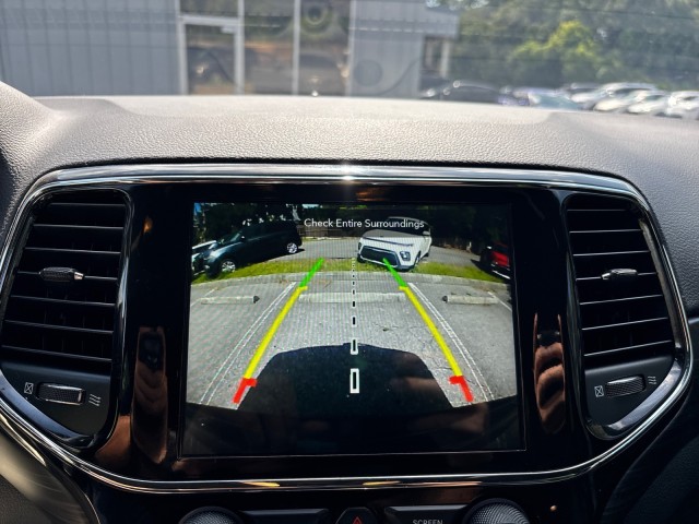 Vehicle image 15 of 19