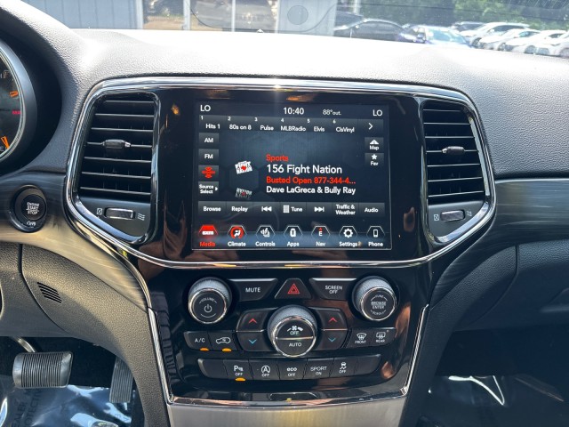 Vehicle image 13 of 19