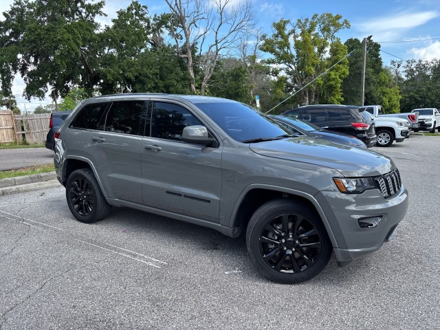Vehicle image 6 of 19