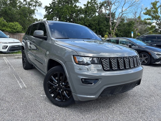 Vehicle image 5 of 19