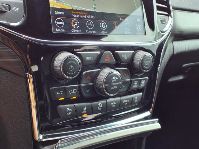 Vehicle image 16 of 30