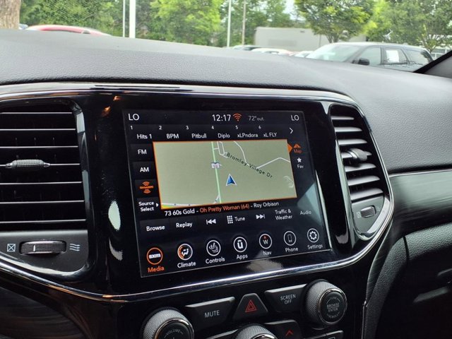 Vehicle image 13 of 30