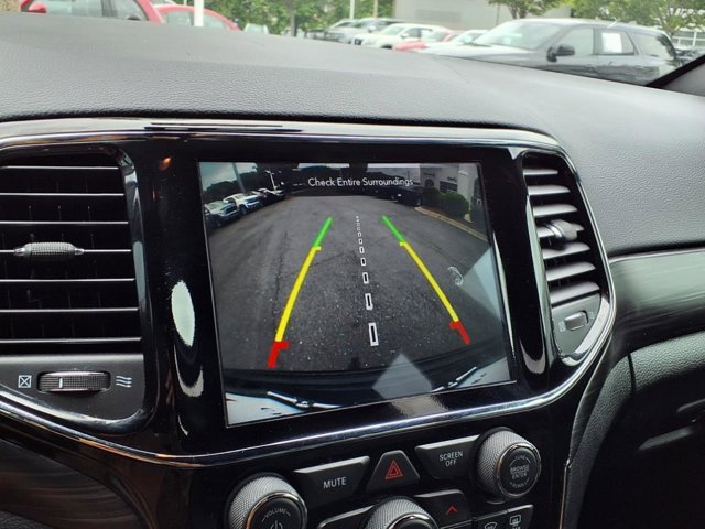 Vehicle image 14 of 30