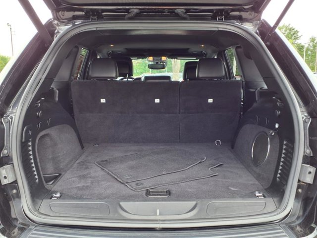 Vehicle image 23 of 30