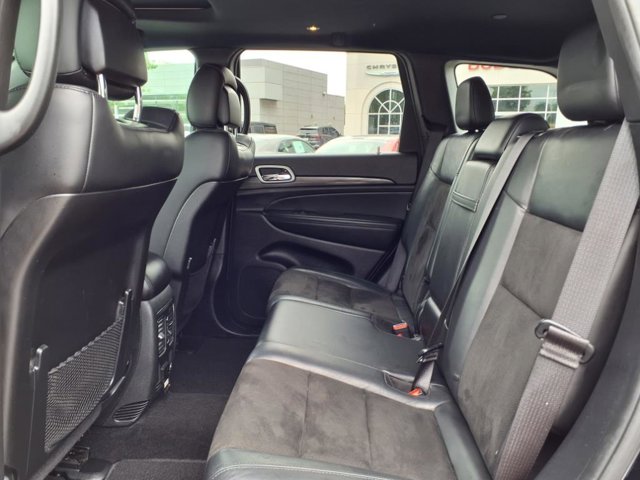 Vehicle image 25 of 30