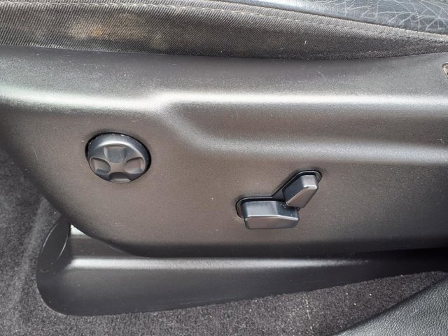 Vehicle image 10 of 30