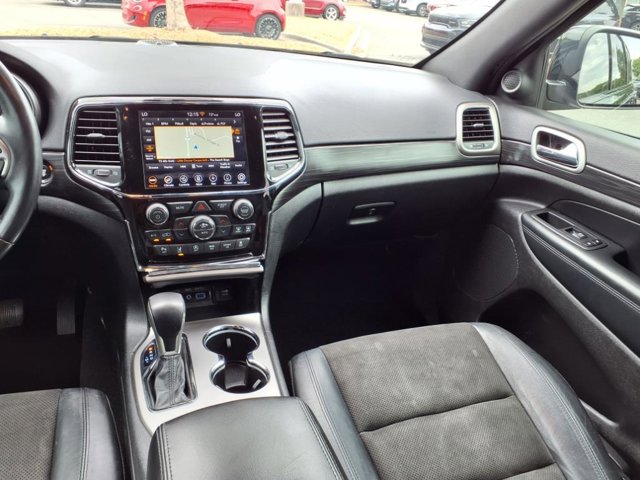 Vehicle image 27 of 30