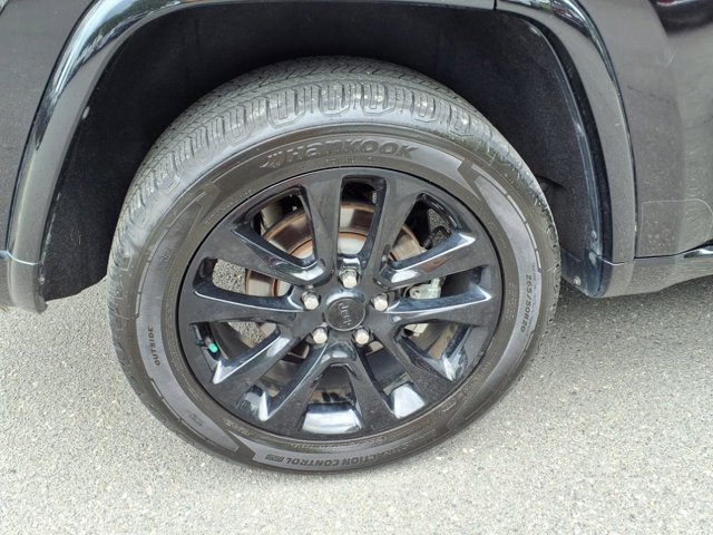 Vehicle image 22 of 30