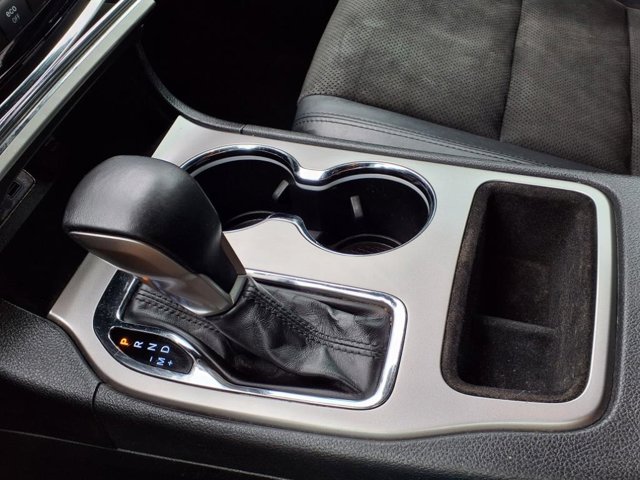 Vehicle image 19 of 30