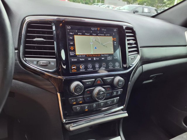 Vehicle image 12 of 30