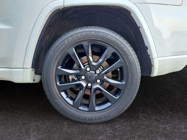 Vehicle image 28 of 31