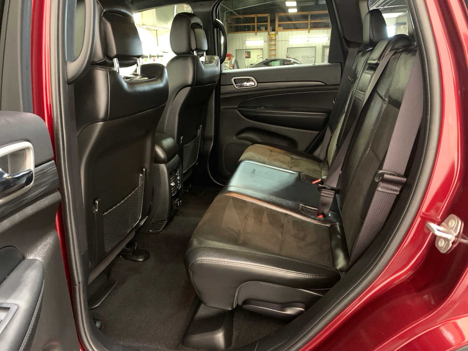 Vehicle image 6 of 10