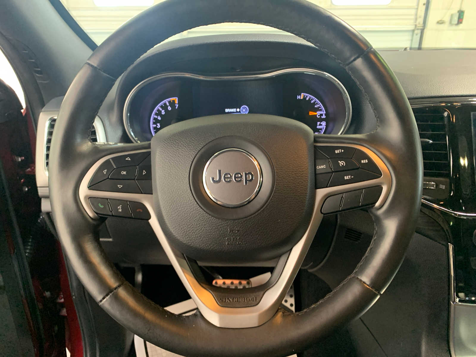 Vehicle image 8 of 10