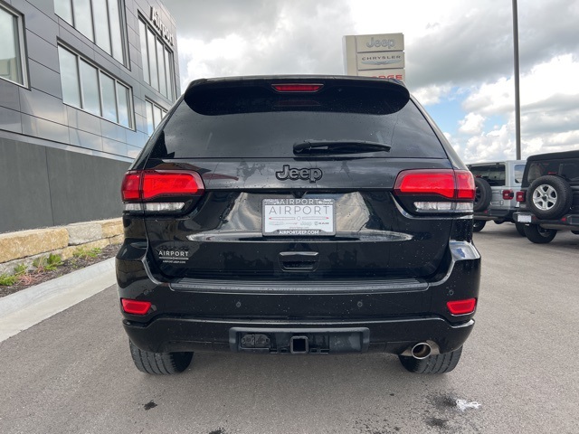 Vehicle image 8 of 19