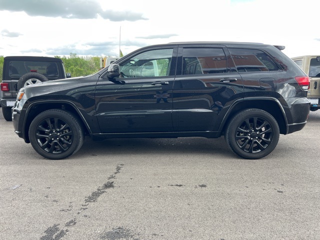 Vehicle image 7 of 19