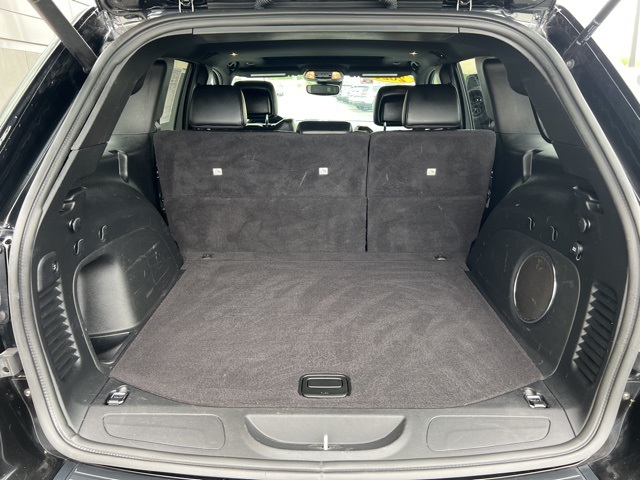 Vehicle image 9 of 19
