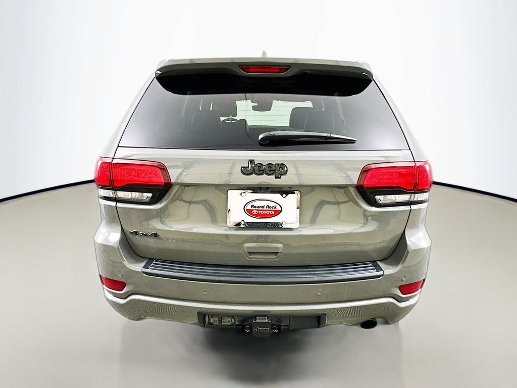 Vehicle image 6 of 33