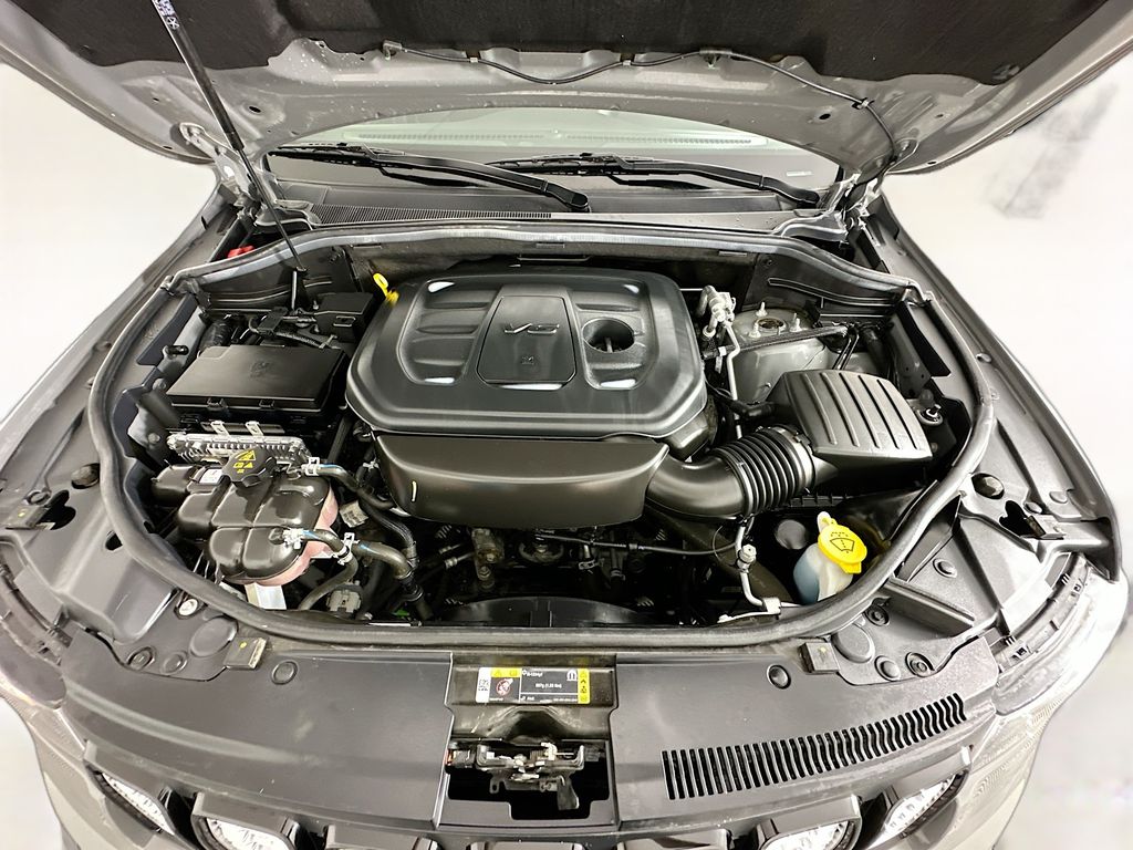 Vehicle image 31 of 33