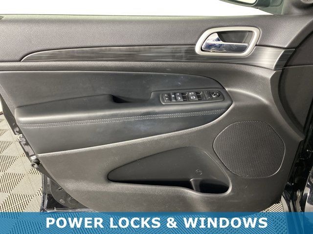 Vehicle image 15 of 35