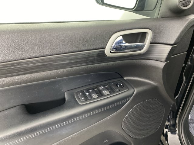 Vehicle image 16 of 35
