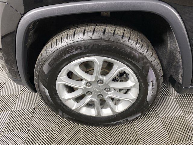 Vehicle image 14 of 35