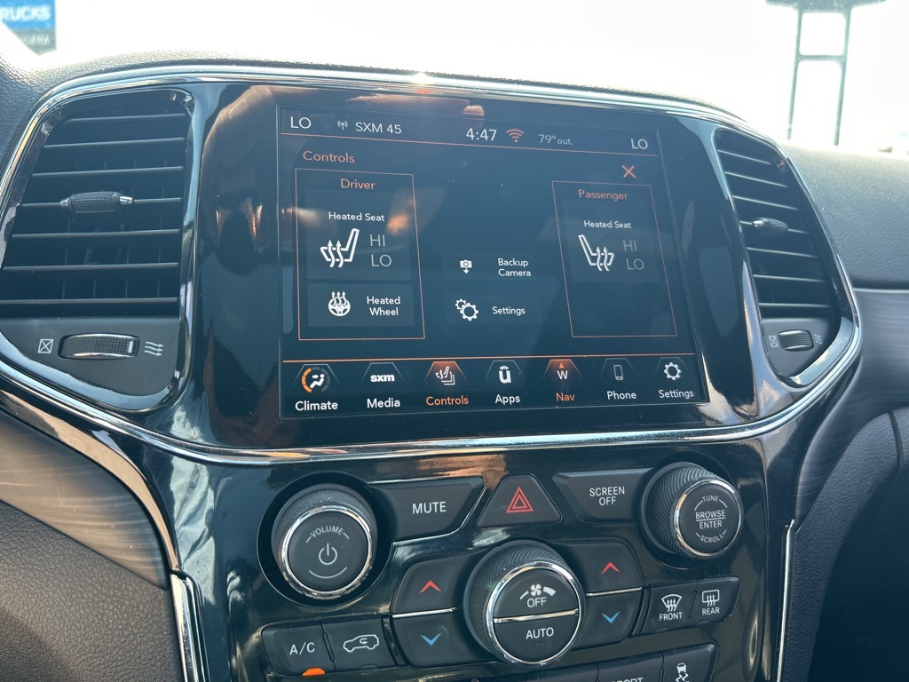 Vehicle image 12 of 15
