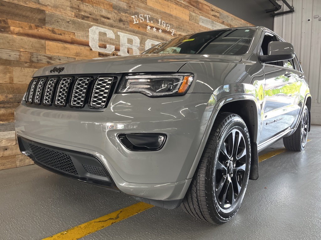 Vehicle image 4 of 50