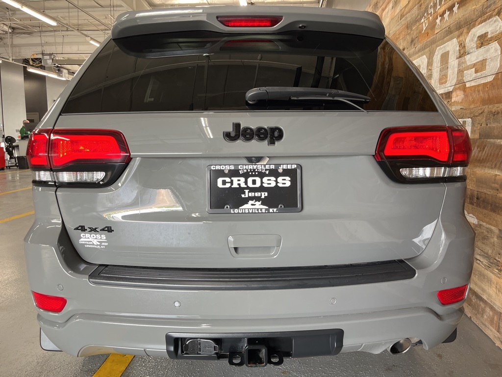 Vehicle image 27 of 50