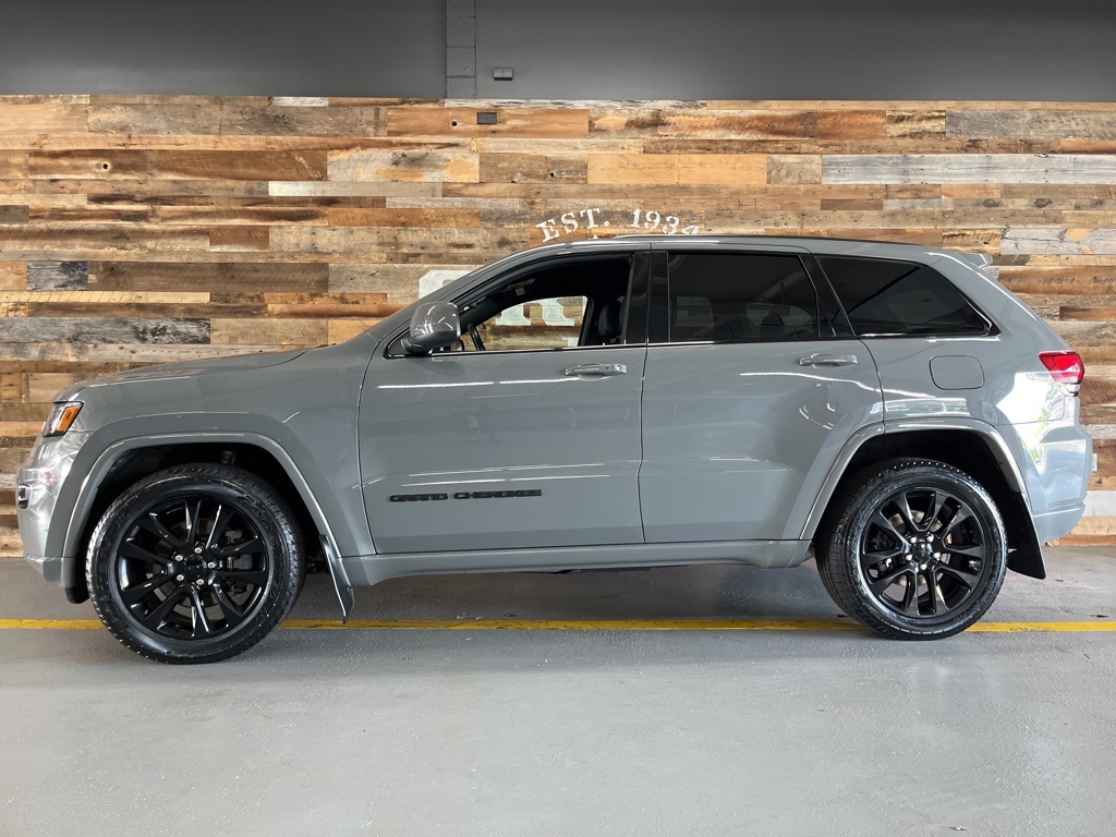 Vehicle image 15 of 50