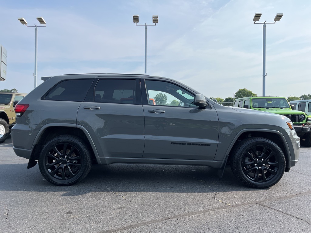 Vehicle image 8 of 50