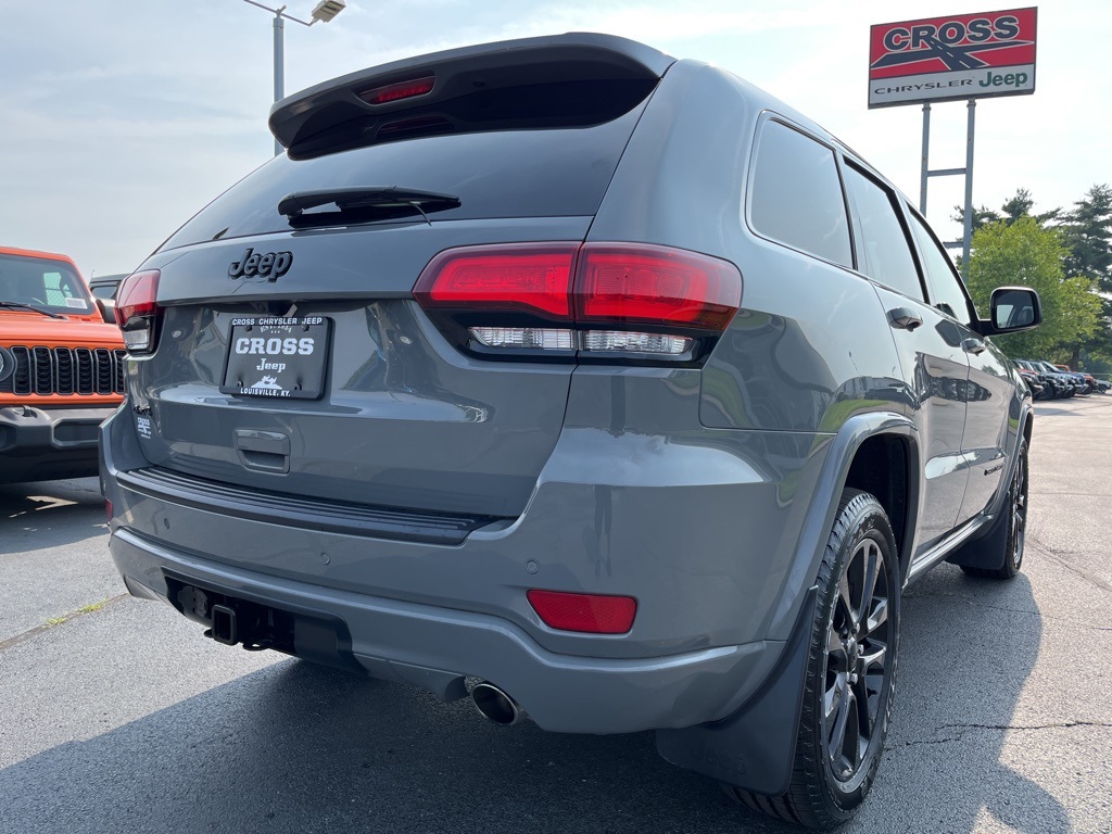 Vehicle image 12 of 50