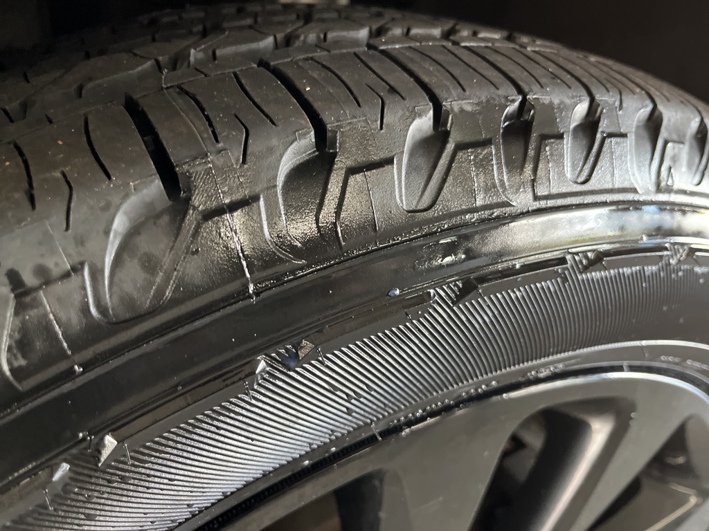 Vehicle image 21 of 50