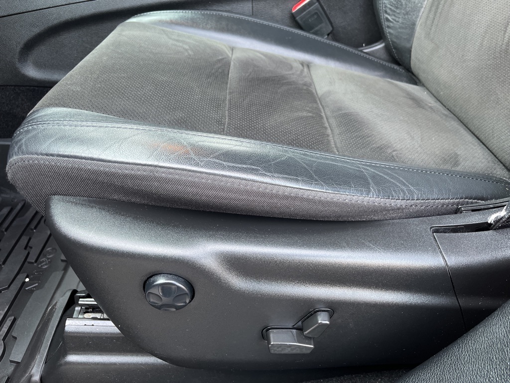 Vehicle image 31 of 50