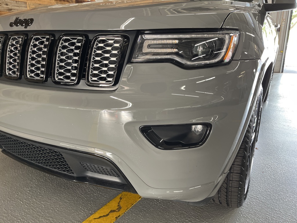 Vehicle image 24 of 50