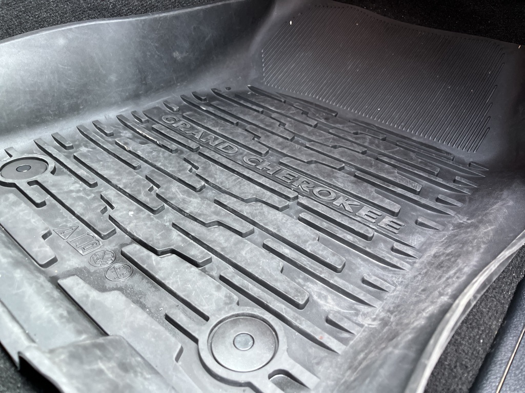 Vehicle image 36 of 50