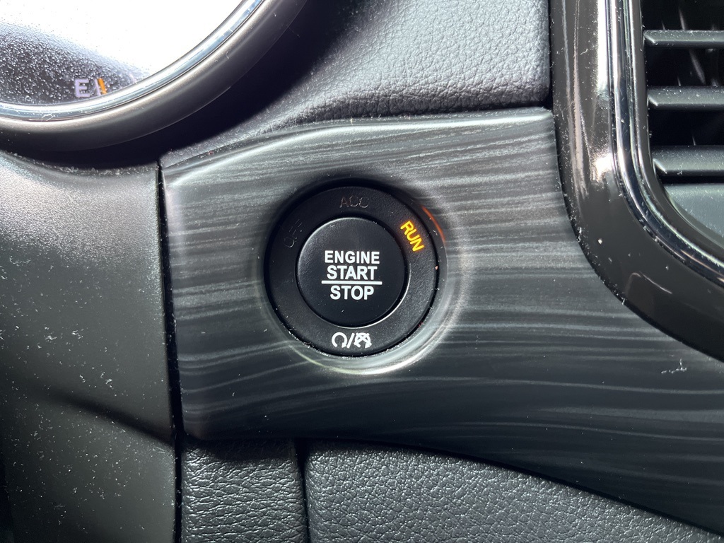 Vehicle image 47 of 50