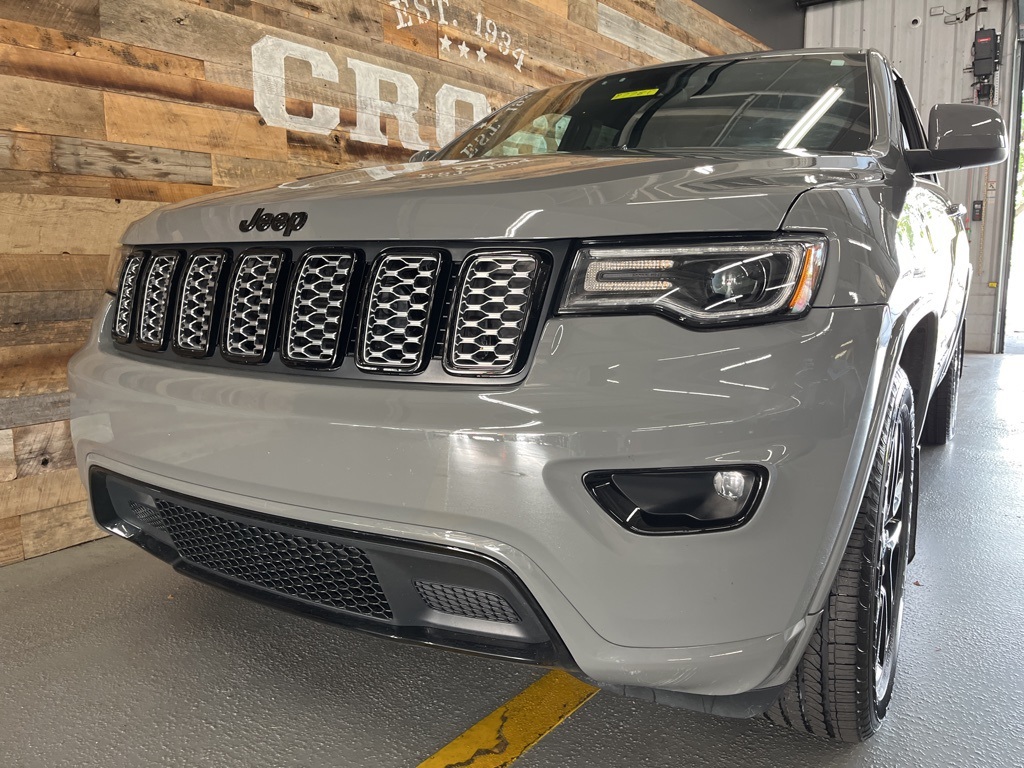 Vehicle image 23 of 50