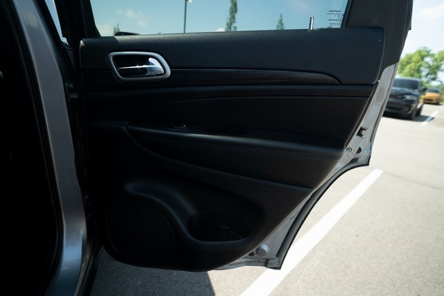 Vehicle image 24 of 37