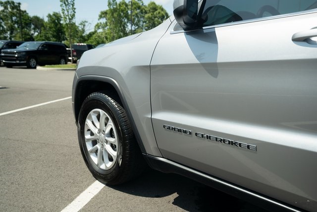 Vehicle image 9 of 37