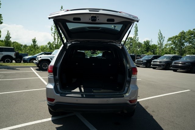 Vehicle image 19 of 37