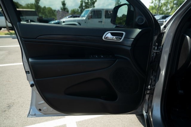 Vehicle image 16 of 37