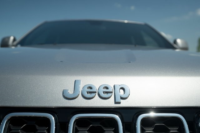 Vehicle image 35 of 37