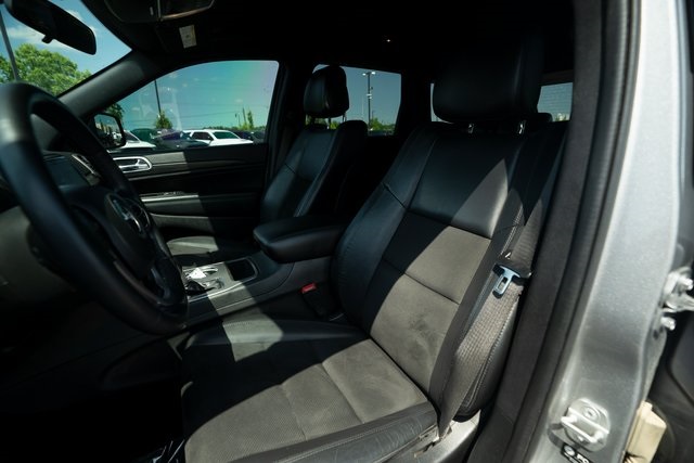 Vehicle image 34 of 37