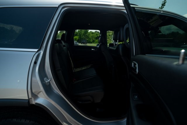 Vehicle image 23 of 37