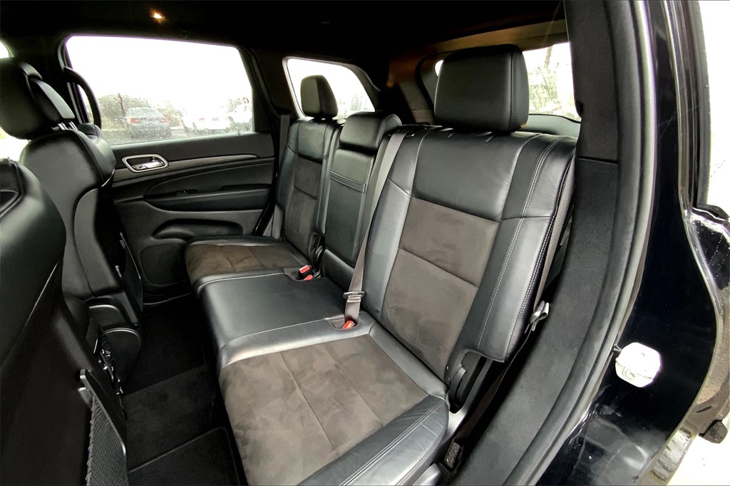 Vehicle image 20 of 33