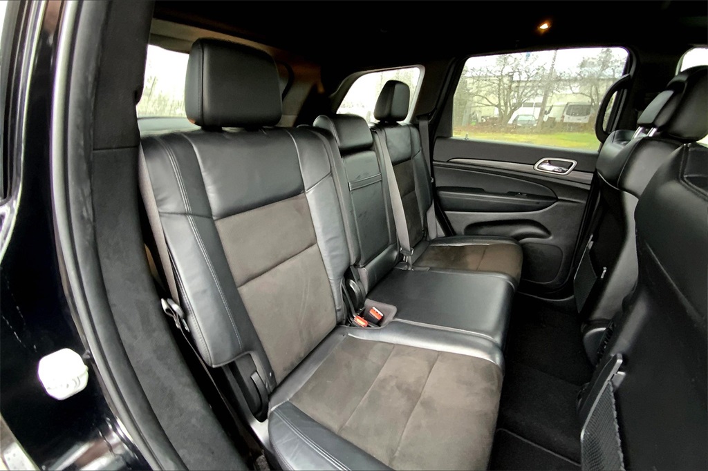Vehicle image 19 of 33